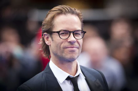 Celebrity Guy Pearce HD Desktop Wallpaper | Background Image