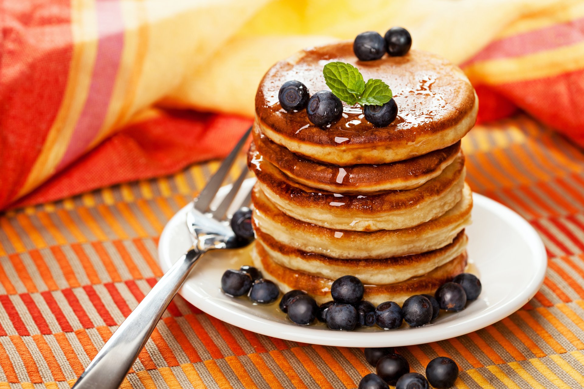 Download Breakfast Berry Blueberry Food Pancake 4k Ultra HD Wallpaper