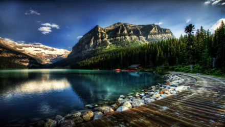  Lake Louise in Alberta, Canada