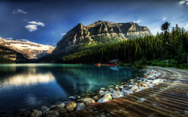  Lake Louise in Alberta, Canada