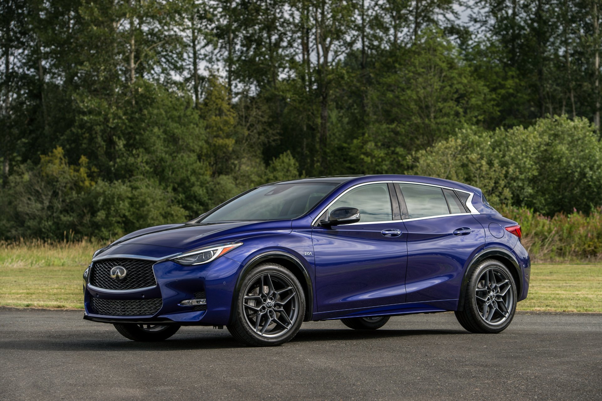 Download Car Infiniti Vehicle Infiniti Q30 4k Ultra HD Wallpaper