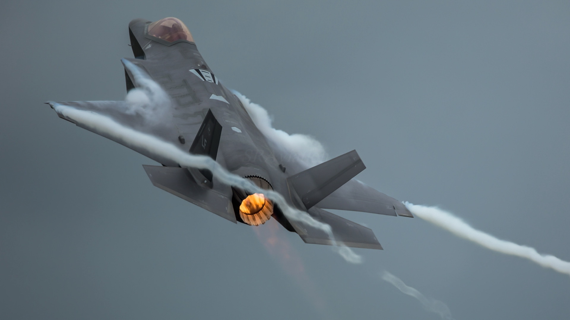 Military Lockheed Martin F-35 Lightning II HD Wallpaper | Background Image