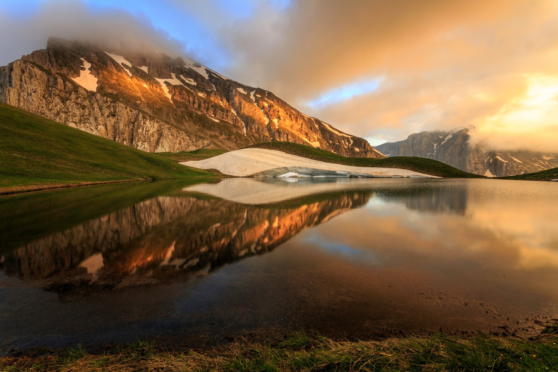 Download Mountain Reflection Nature Lake HD Wallpaper | 2048x1365 ...