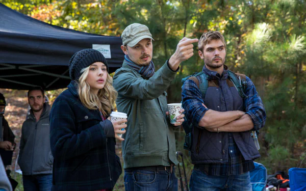 Alex Roe Chloë Grace Moretz movie The 5th Wave HD Desktop Wallpaper | Background Image