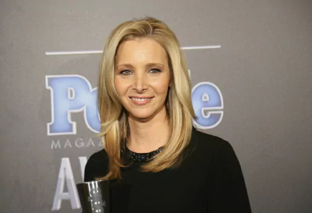 smile blonde American actress Celebrity Lisa Kudrow HD Desktop Wallpaper | Background Image