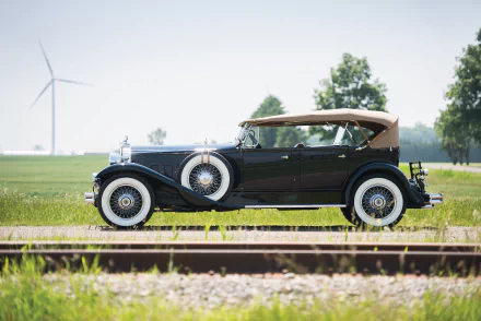  1930 Packard Deluxe Eight Sport Phaeton