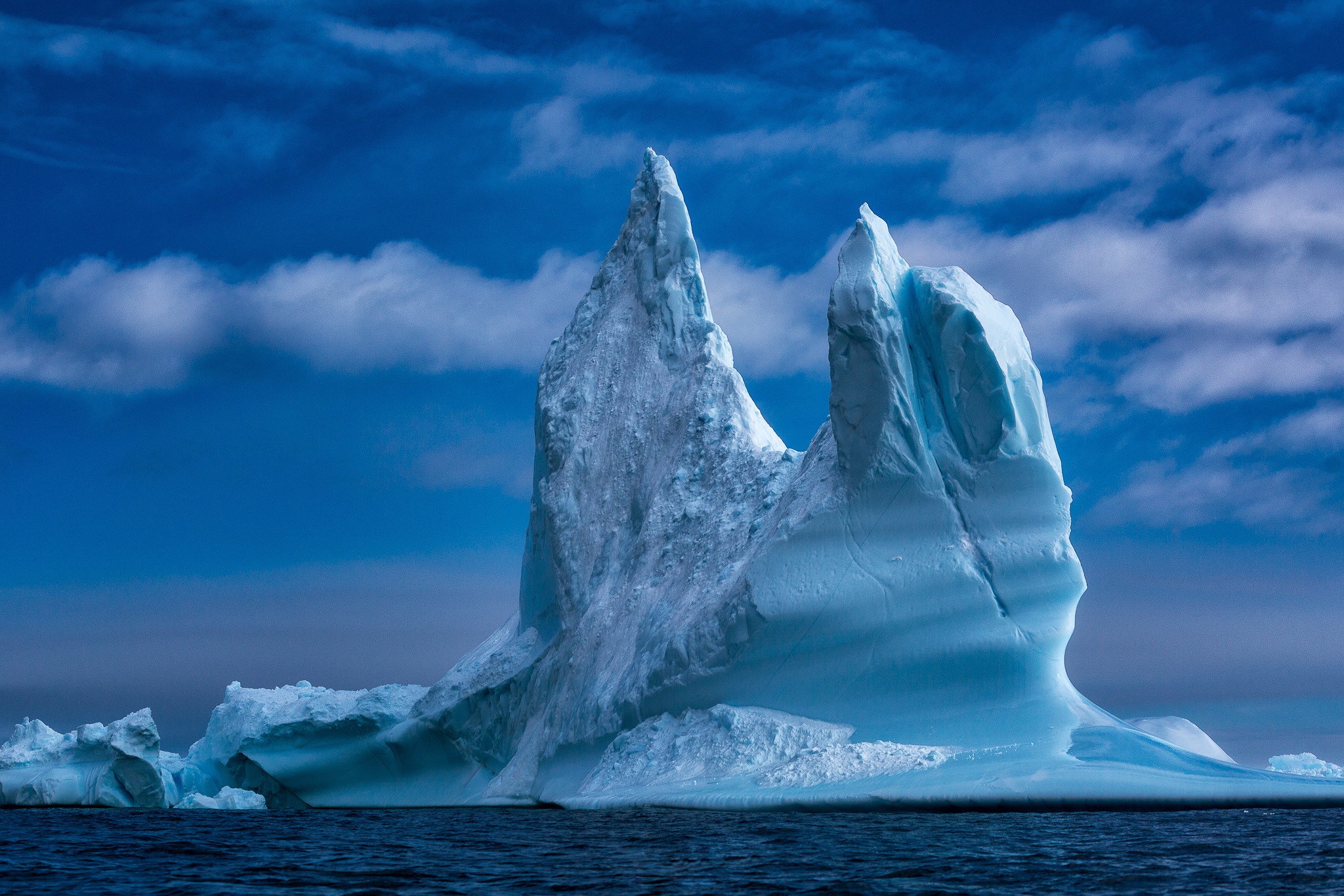 Iceberg HD Wallpaper | Background Image | 2048x1365 | ID:745259