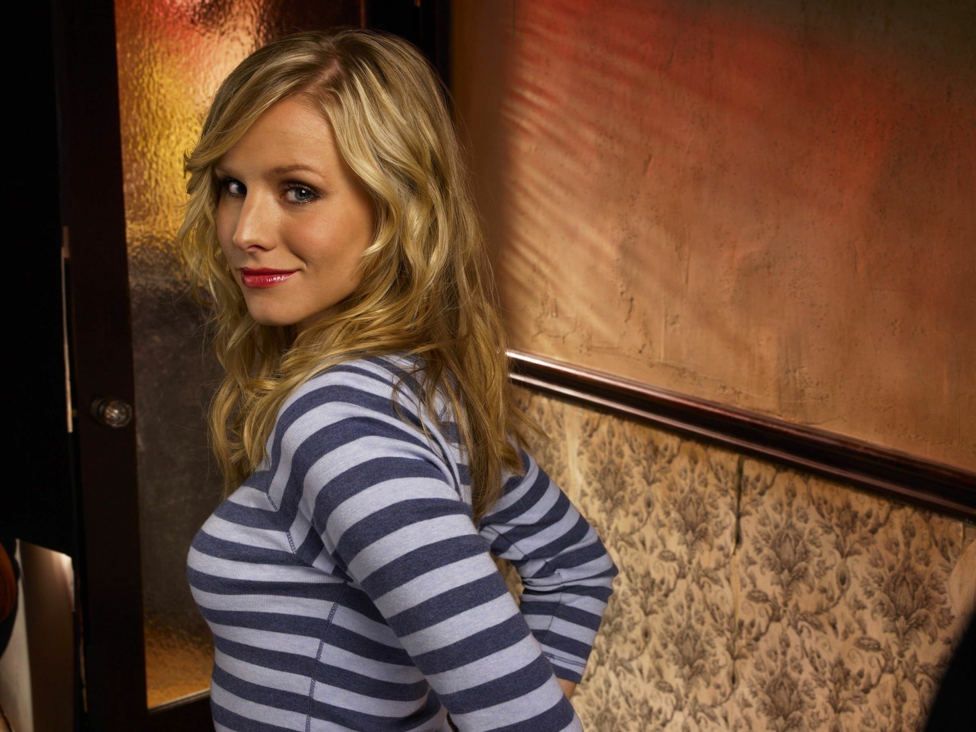 Download Celebrity Kristen Bell HD Wallpaper