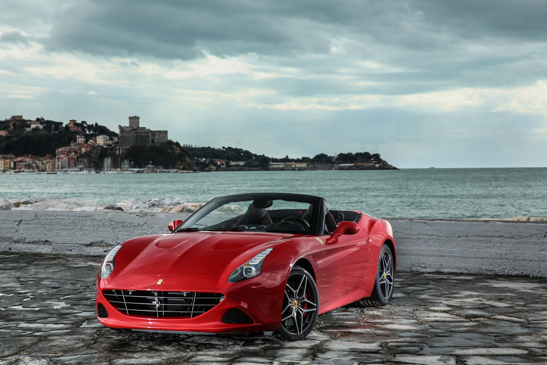 Ferrari California T HS Wallpapers