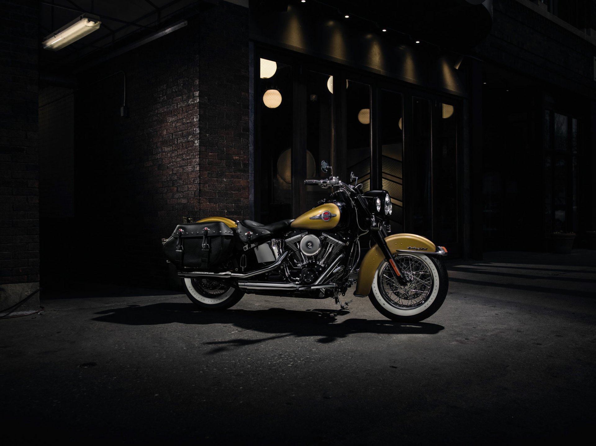 Download Harley-Davidson Heritage Softail Classic Vehicle Harley-Davidson Heritage Softail HD Wallpaper