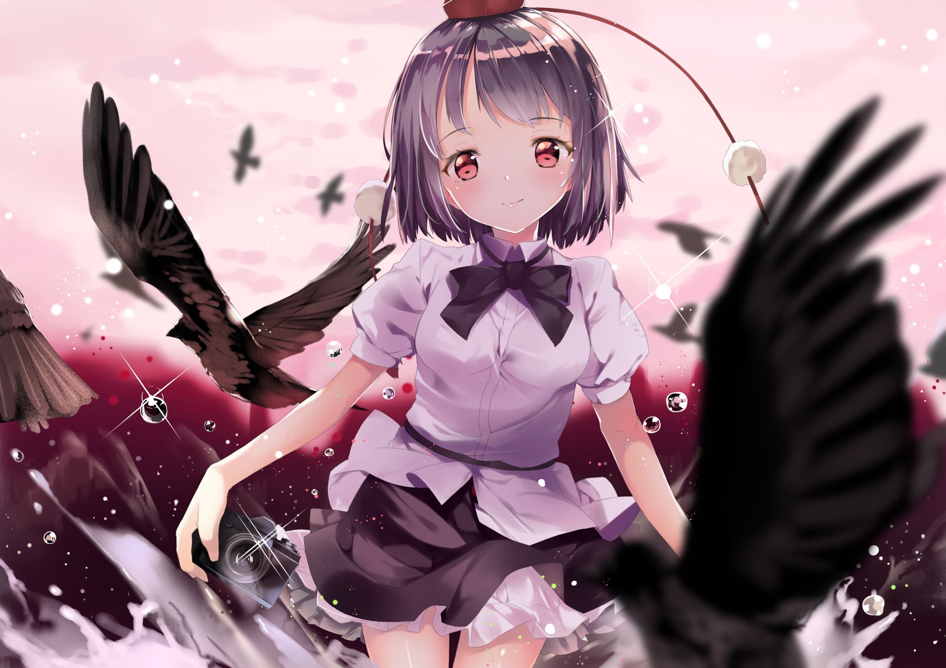 Aya Shameimaru (Touhou) anime 5K Ultra HD PC desktop wallpaper: short-haired reporter holding a camera, black bow and skirt, surrounded by flying crows under a pink sky.