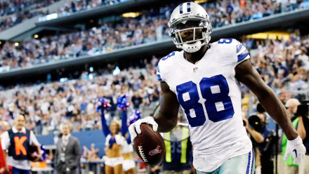 HD desktop wallpaper of Dez Bryant in a Dallas Cowboys uniform, number 88, on the football field.