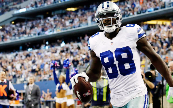 HD desktop wallpaper of Dez Bryant in a Dallas Cowboys uniform, number 88, on the football field.