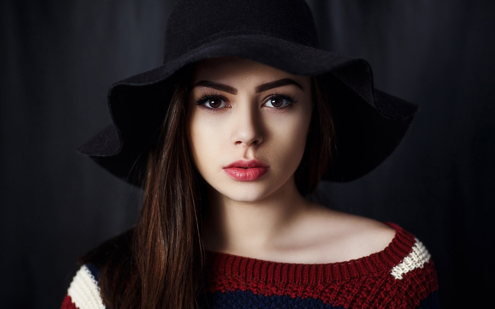 Download Face Hat Brown Eyes Brunette Woman Model Hd Wallpaper