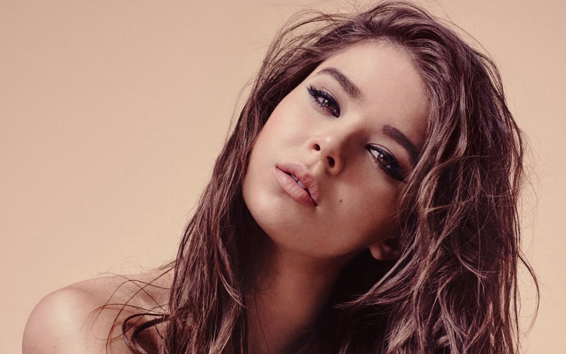 Hailee Steinfeld HD Wallpaper