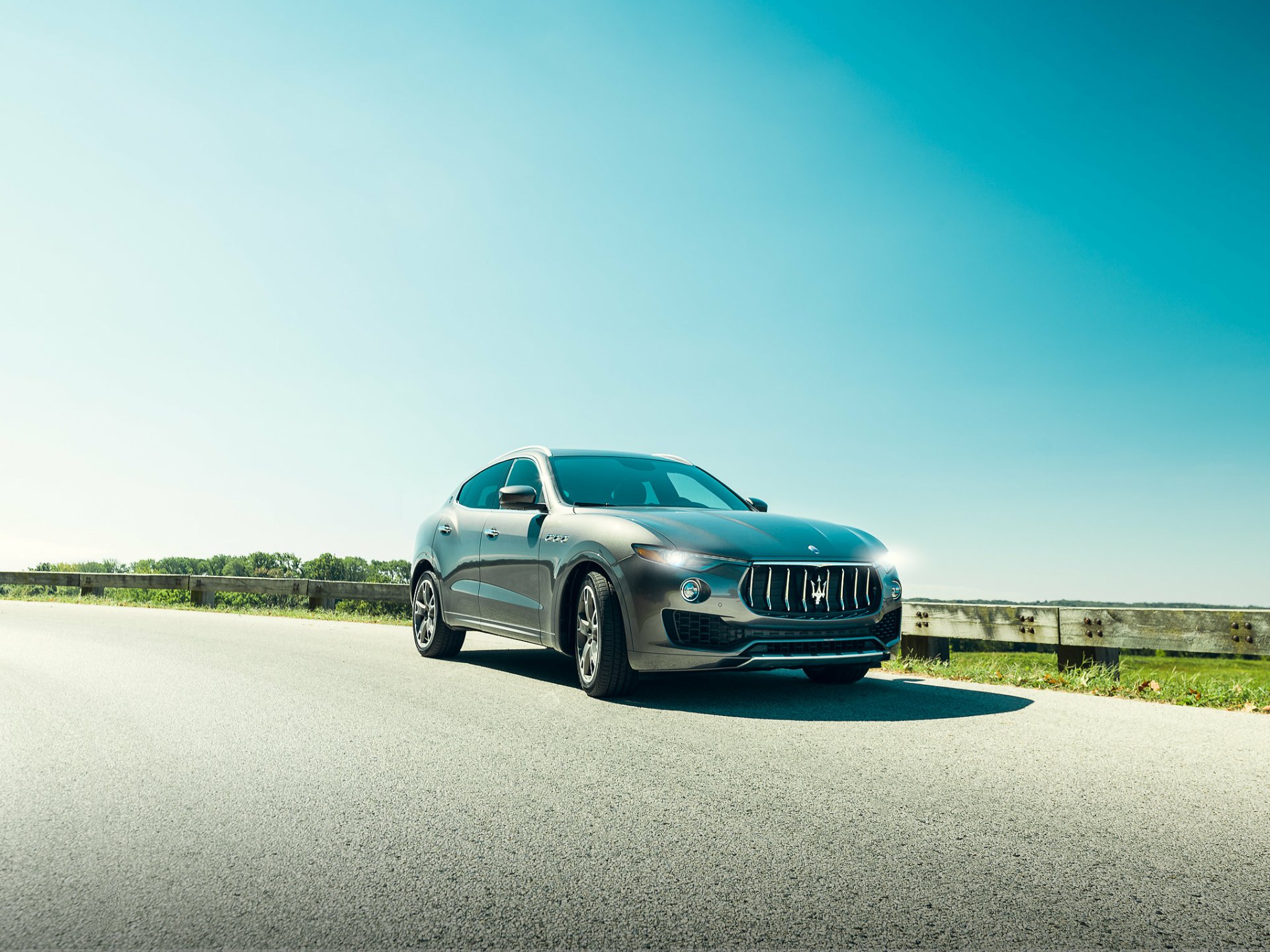 Download Silver Car SUV Car Maserati Vehicle Maserati Levante HD Wallpaper