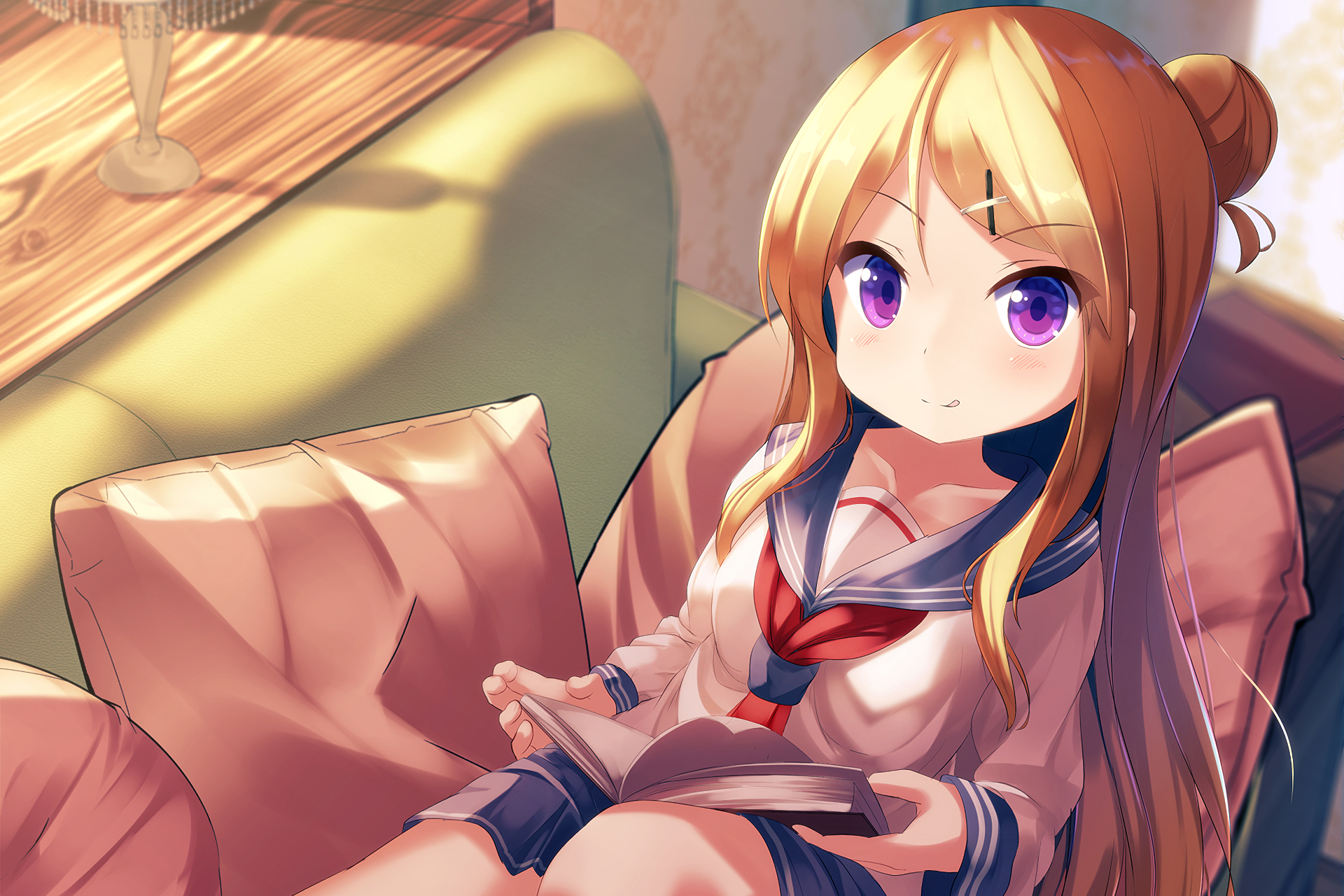 HD PC desktop wallpaper of Karen Kujou (KINMOZA!), an anime girl in a sailor school uniform sitting on a couch with soft lighting and purple eyes.