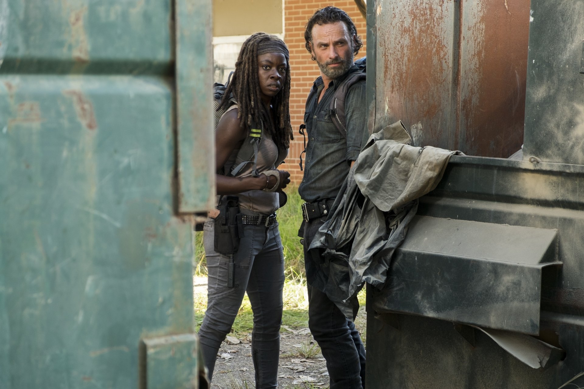 Download Danai Gurira Michonne (The Walking Dead) Rick Grimes Andrew Lincoln TV Show The Walking Dead 4k Ultra HD Wallpaper