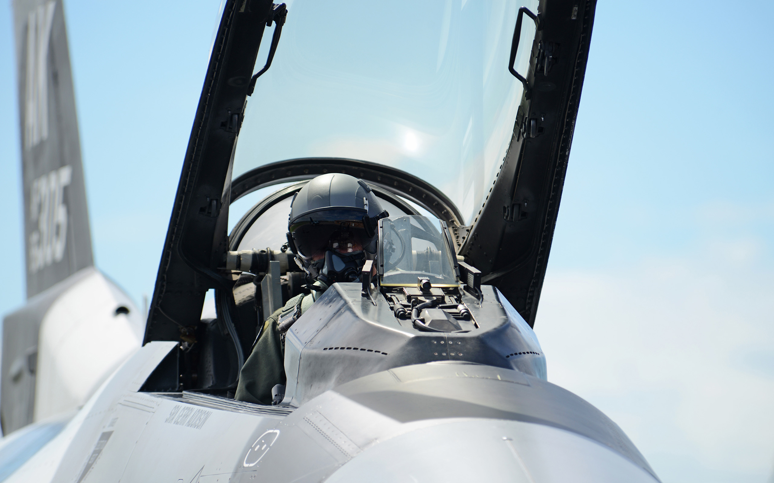 Military Pilot HD Wallpaper | Background Image