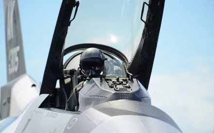 jet fighter air force General Dynamics F-16 Fighting Falcon military pilot HD Desktop Wallpaper | Background Image