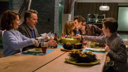 Megan Mullally Zoey Deutch James Franco Bryan Cranston movie Why Him? HD Desktop Wallpaper | Background Image