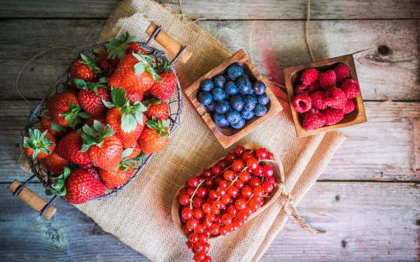 raspberry blueberry currants strawberry still life food berry HD Desktop Wallpaper | Background Image