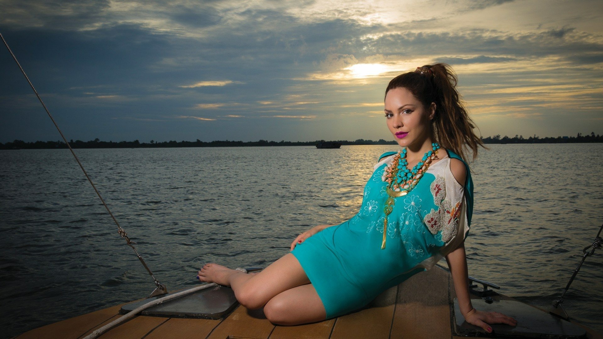 Celebrity Katharine McPhee HD Wallpaper