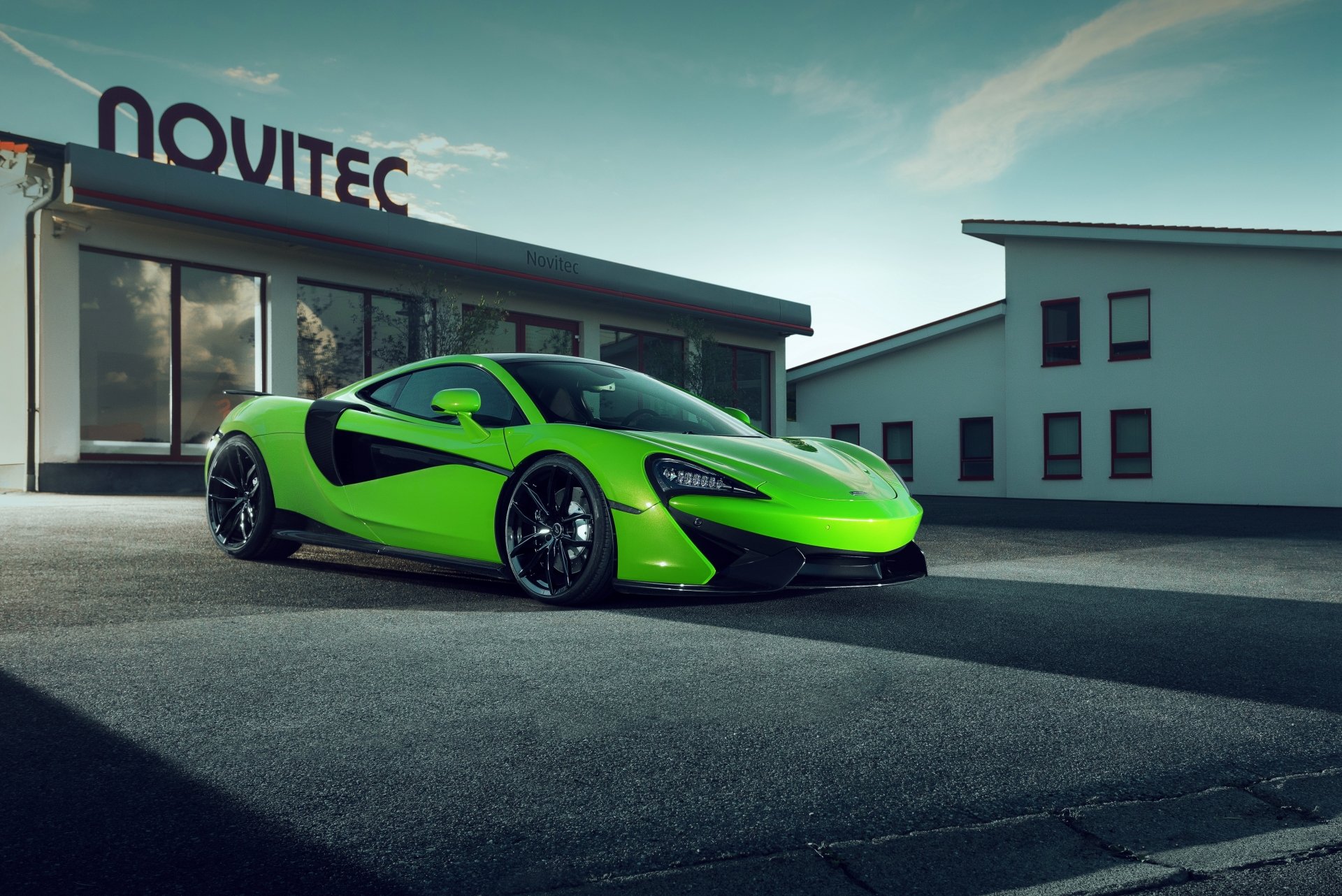 Download Supercar Green Car Car McLaren Vehicle McLaren 570GT 4k Ultra HD Wallpaper