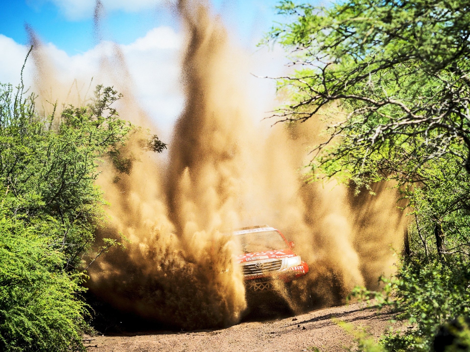 Download Sand Car Rallying Sports HD Wallpaper | 2840x2130 | Wallpaper ...