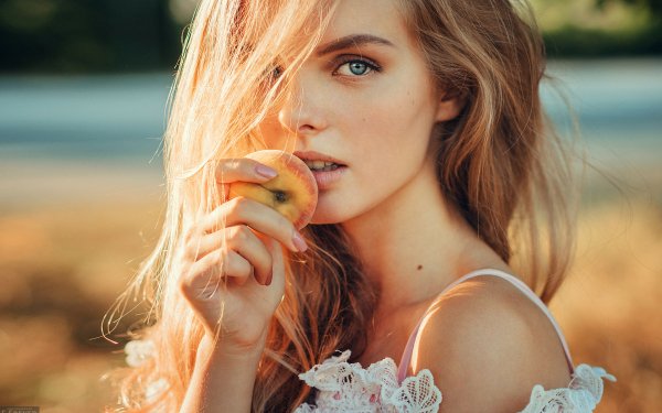 Women Model Blue Eyes Face Blonde Depth Of Field Peach HD Wallpaper | Background Image