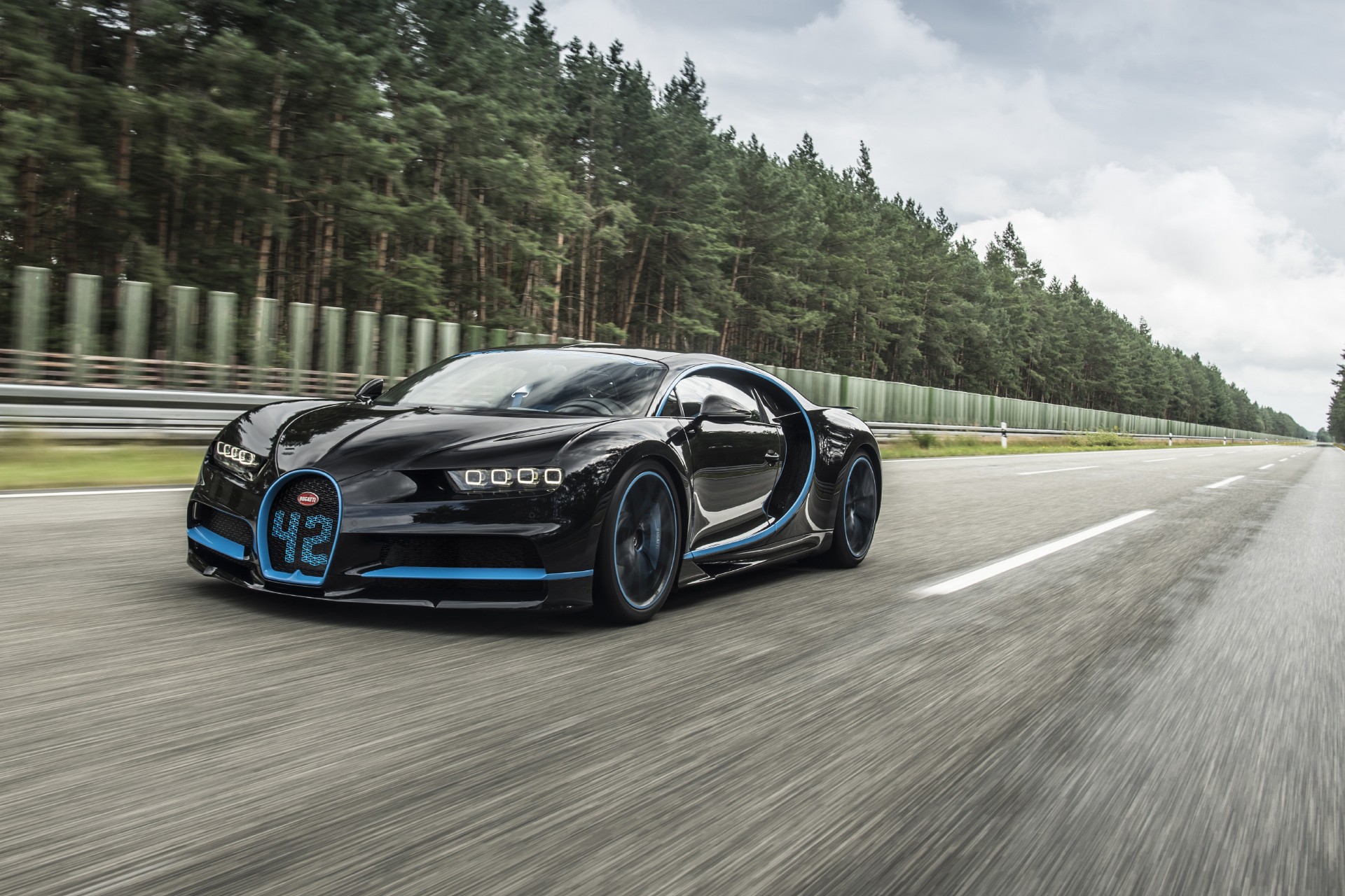Vehicles Bugatti Chiron Wallpaper