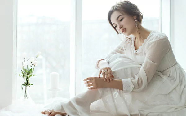 window White Dwarf brunette model woman mood HD Desktop Wallpaper | Background Image