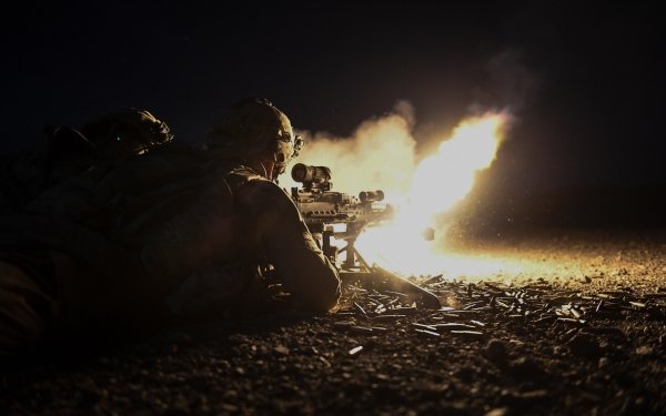 Military Soldier Night Machine Gun Bullet HD Wallpaper | Background Image