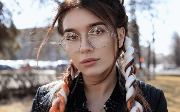Mujeres Modelo Modelos Singer Morena Hazel Eyes Glasses Fondo de pantalla HD | Fondo de Escritorio