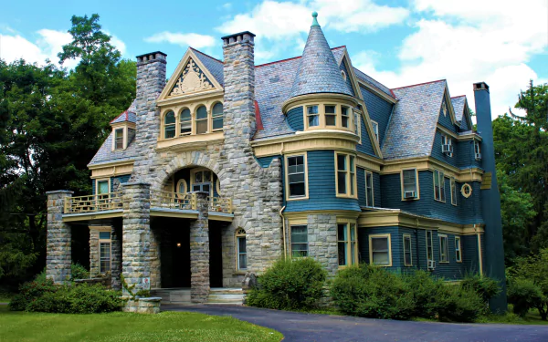  Victorian House