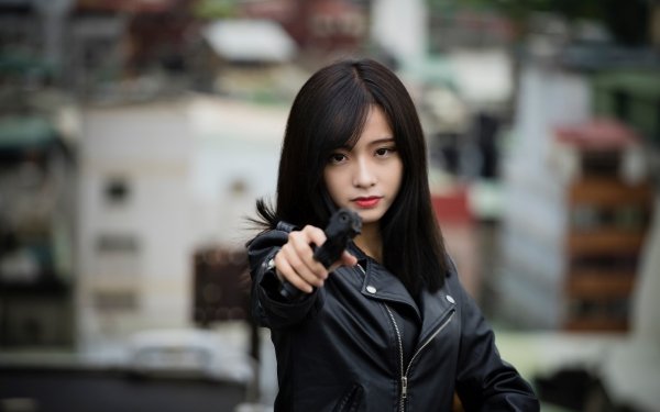 Femmes Asiatique Top Model Brune Depth Of Field Gun Lipstick Leather Jacket Brown Eyes Fond d'écran HD | Image