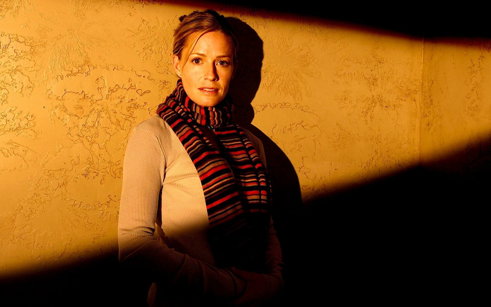 Download Blonde Actress Celebrity Elisabeth Shue HD Wallpaper