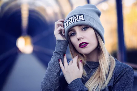 blue eyes lipstick depth of field hat blonde woman model HD Desktop Wallpaper | Background Image