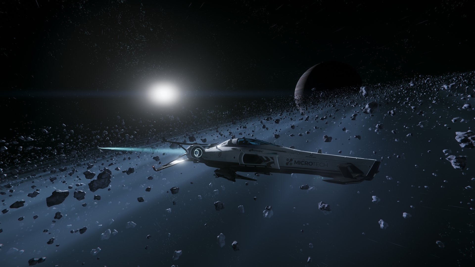 Razor (Star Citizen) ship flying through an asteroid belt past a sun and planet — space scene from the video game Star Citizen. 4K Ultra HD PC desktop wallpaper.