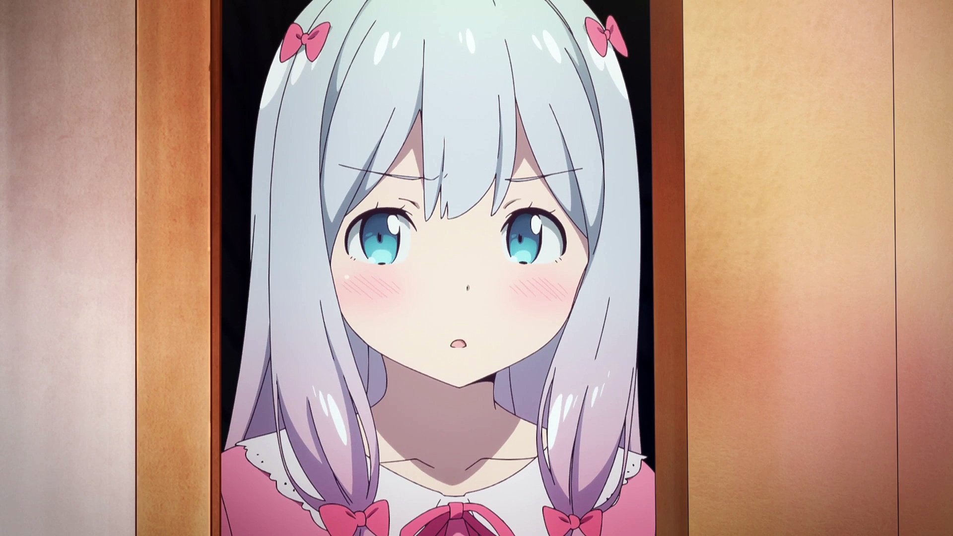HD anime desktop wallpaper featuring Sagiri Izumi from EroManga-Sensei with light blue hair, blue eyes, and pink bows, framed by a doorway.