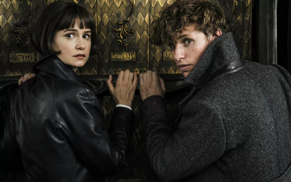  Eddie Redmayne and Katherine Waterston in Fantastic Beasts: The Crimes of Grindelwald