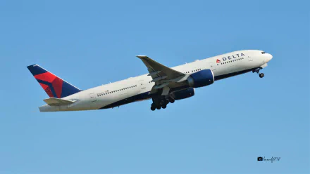 N704DK Delta Air Lines Boeing 777-232(LR) Over Sydney Airport