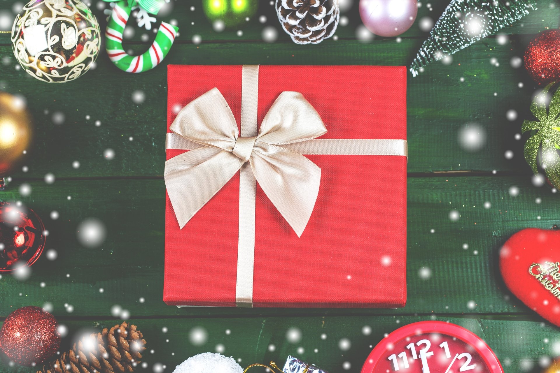 Download Gift Holiday Christmas 4k Ultra HD Wallpaper