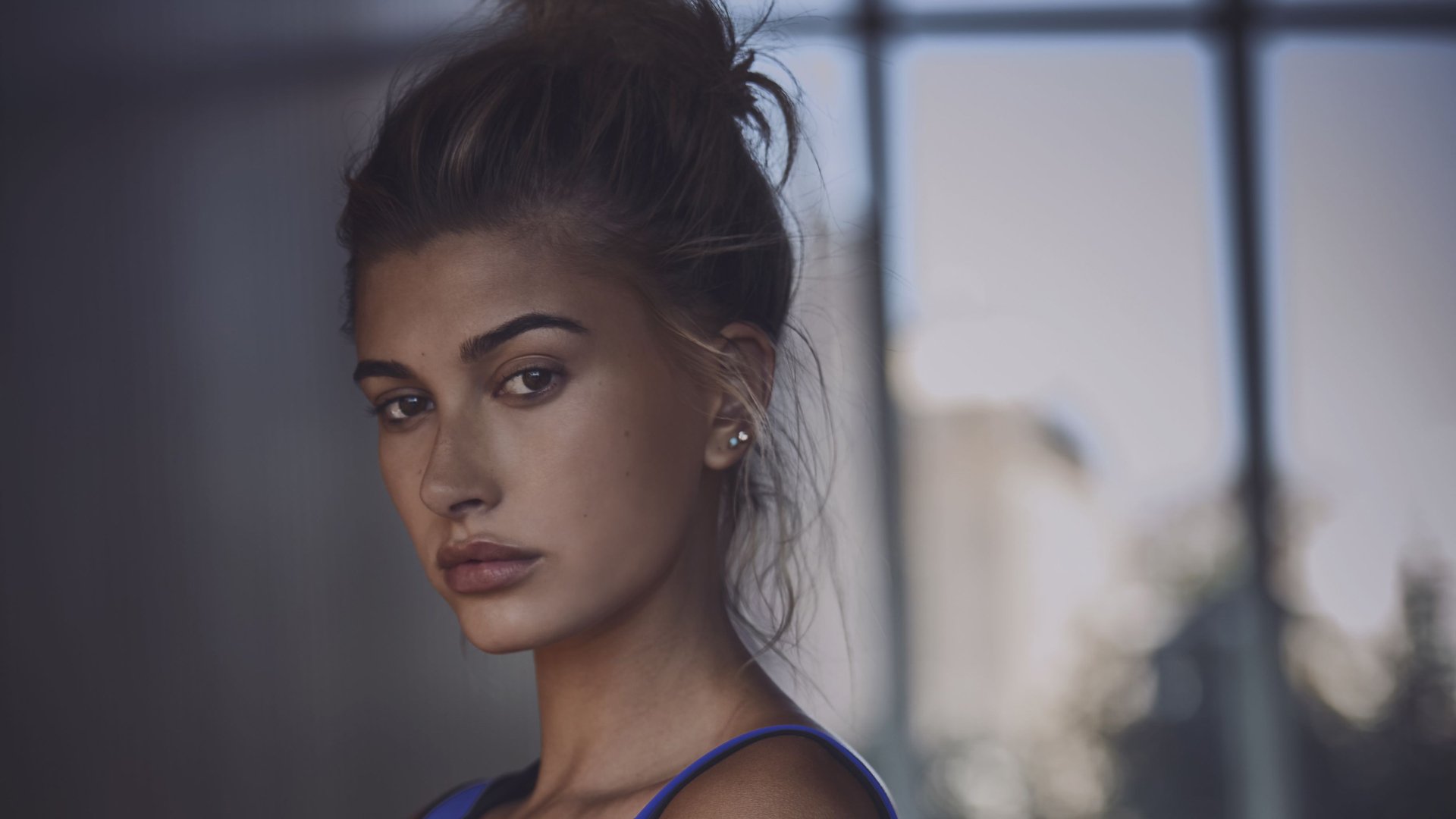 Download Model American Brown Eyes Brunette Face Celebrity Hailey Baldwin HD Wallpaper