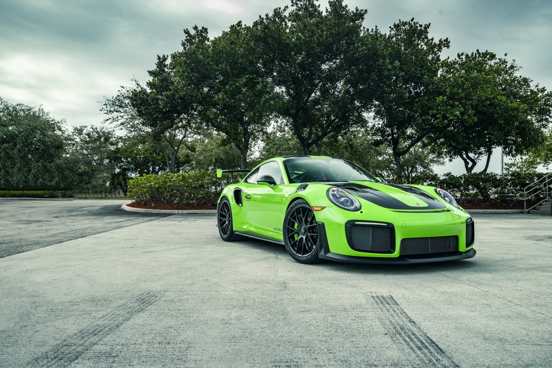 Download Green Car Car Porsche Porsche 911 Porsche 911 Gt2 Vehicle